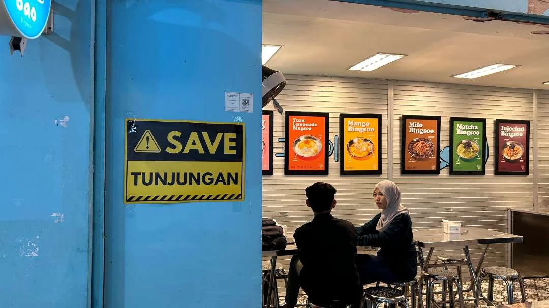 Poster "Save Tunjungan" sebagai bentuk protes pengusaha usai Pemkot tertibkan parkir liar